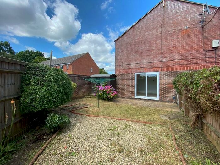 2 Bedroom Flat To Rent In Ruskin Close, Didcot, OX11