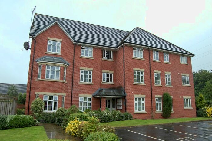 2 Bedroom Flat To Rent In Gibstone Close, Atherton, Manchester M46