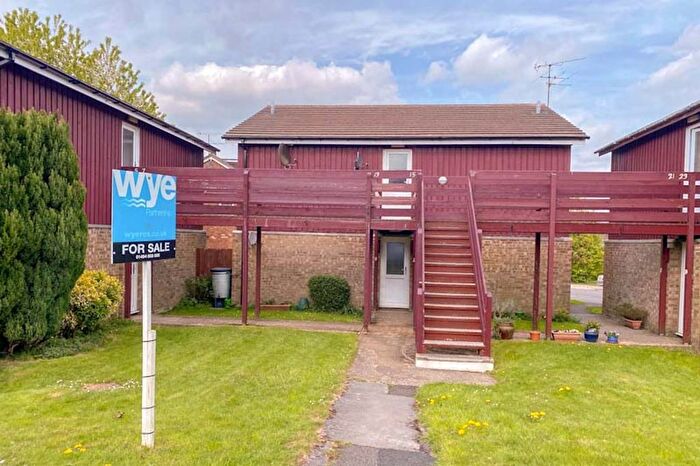 1 Bedroom Flat To Rent In Wren Road, Prestwood, HP16