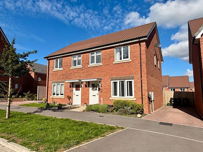 3 Bedroom Semi-detached House For Sale In Roman Avenue, Blandford, DT11