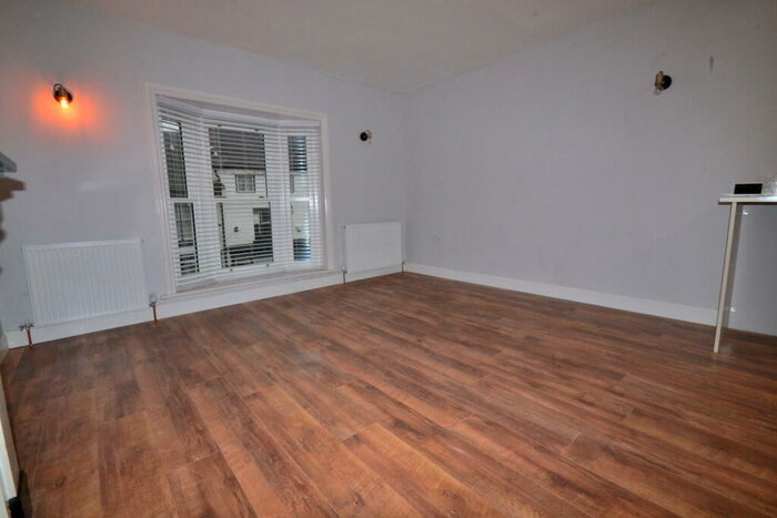 1 Bedroom Flat To Rent In Cheapside, GL18