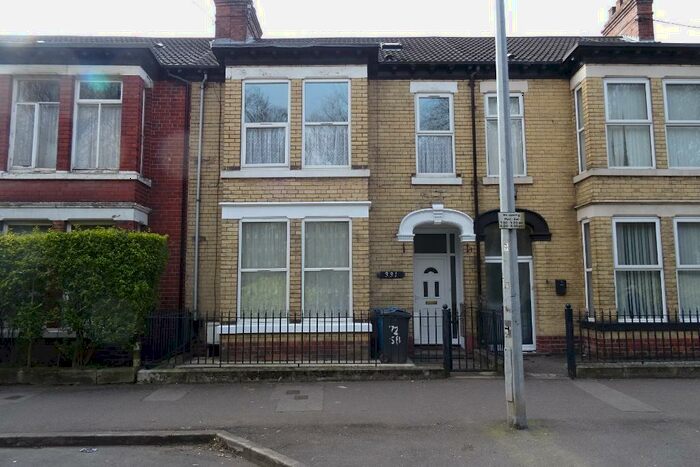 2 Bedroom Flat To Rent In Springbank West, Hull, HU3