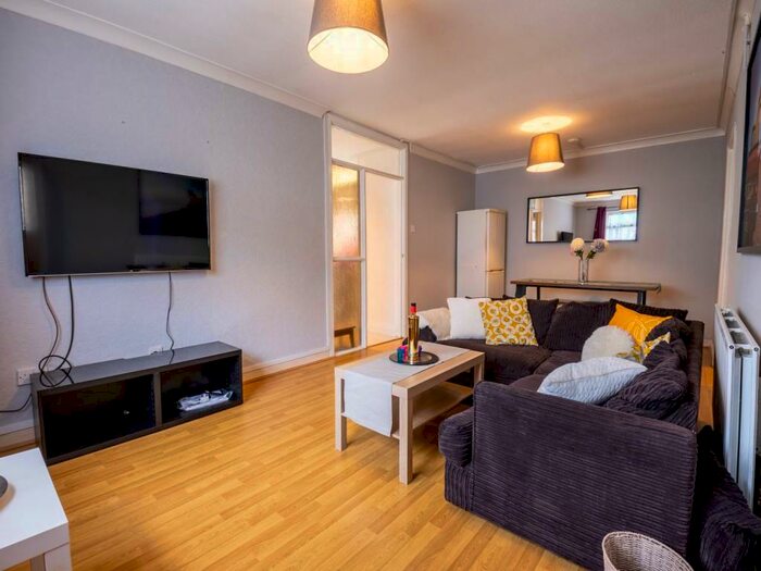 6 Bedroom House To Rent In Ulcombe Gardens, Canterbury, Kent, CT2