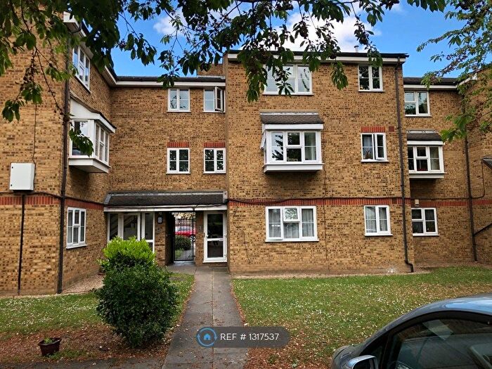 1 Bedroom Flat To Rent In Mill Court, London, E10