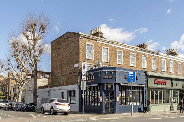 4 Bedroom Property To Rent In Uxbridge Road, Shepherds Bush, W12