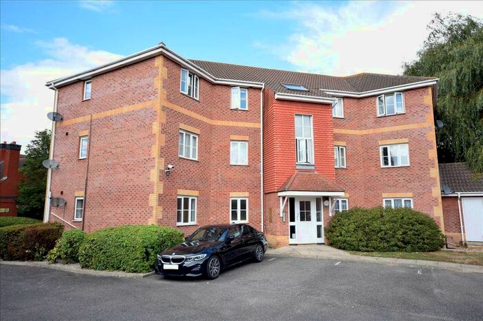 2 Bedroom Flat To Rent In Waterson Vale, Chelmsford, CM2