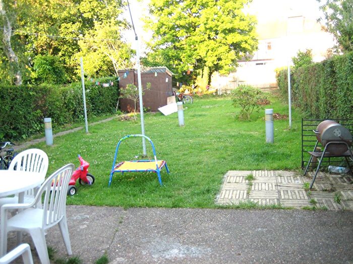 3 Bedroom Flat To Rent In Castleton Avenue, Wembley, HA9