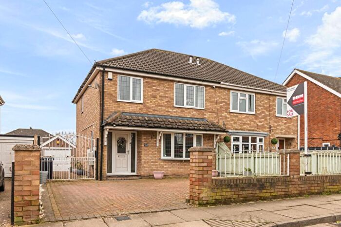 3 Bedroom Semi-Detached House For Sale In Faulding Way, Wybers Wood, Grimsby, DN37
