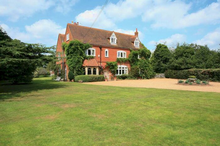 5 Bedroom Detached House To Rent In Vicarage Lane Send, GU23