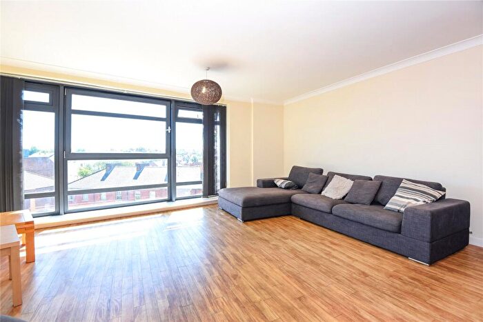 2 Bedroom Apartment To Rent In Kennet Street, Reading, Berkshire, RG1
