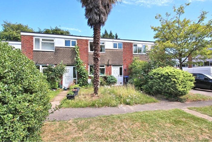 3 Bedroom Terraced House To Rent In Park Drive, Woking, GU22