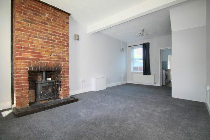 2 Bedroom Property To Rent In Blenheim Road, Dartford, DA1