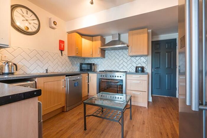 6 Bedroom Terraced House To Rent In Richmond Road, Cardiff, CF24