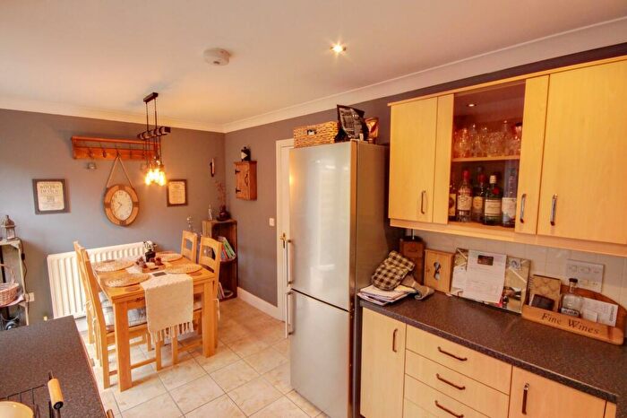 3 Bedroom Terraced House For Sale In Tanners Cross, Haywards Heath, RH16