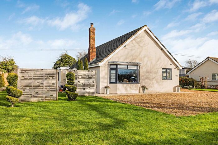 3 Bedroom Bungalow For Sale In Sunnyside, Elmstone Hardwicke, GL51