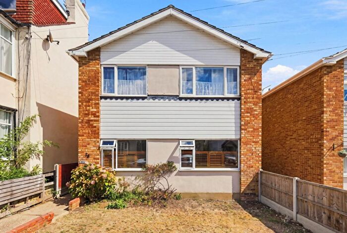 2 Bedroom Flat For Sale In Sydney Road, Leigh-On-Sea, SS9