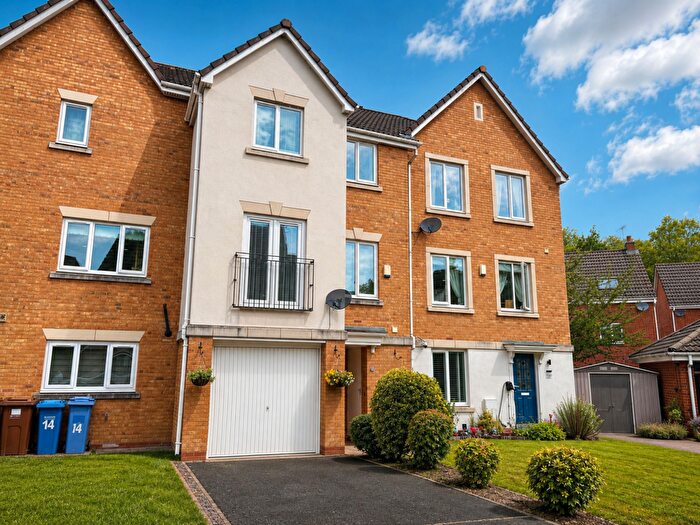 4 Bedroom Town House For Sale In Foggbrook Close, Stockport, SK2