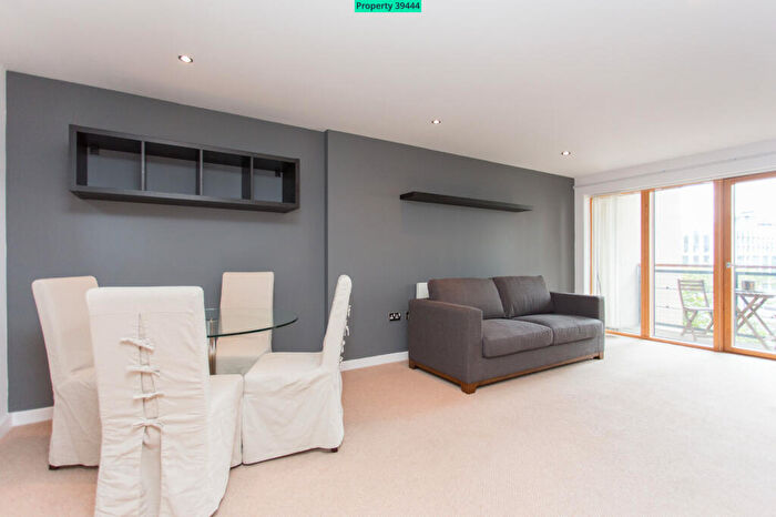 2 Bedroom Flat To Rent In Riverside West Apartments, Whitehall Road, Leeds, LS1