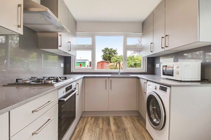 3 Bedroom Terraced House To Rent In Eton Grove, Kingsbury, NW9