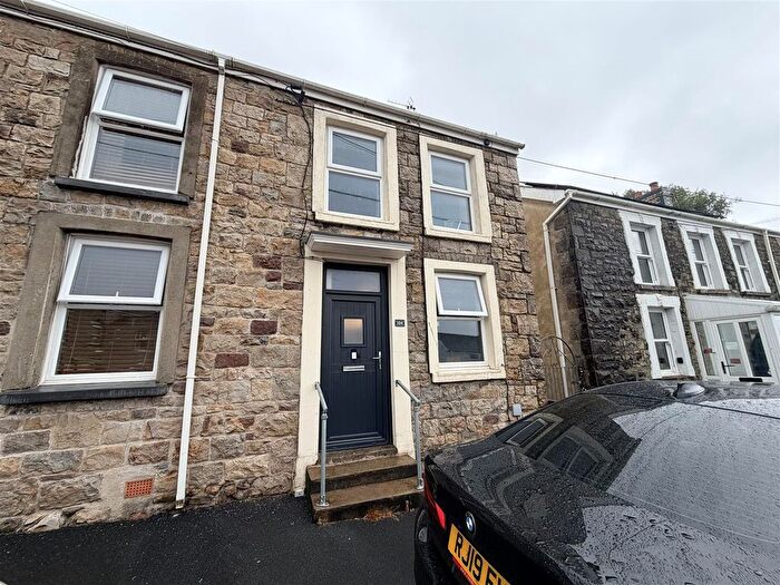 2 Bedroom End Terrace House For Sale In Cwmgarw Road, Upper Brynamman, Ammanford, SA18