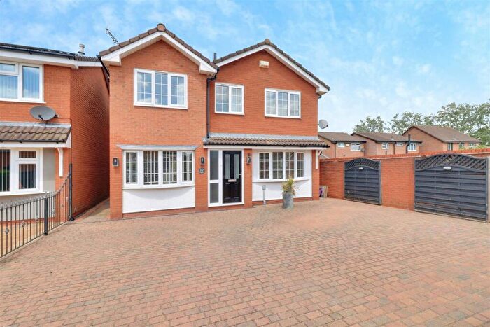 4 Bedroom Detached House For Sale In Bromley Close, Crewe, CW1