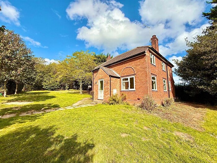 4 Bedroom Detached House For Sale In Castle Lane, West Caister, NR30
