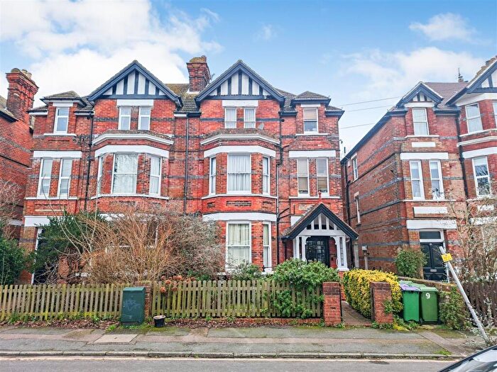 3 Bedroom Apartment For Sale In Trinity Road, Folkestone, CT20