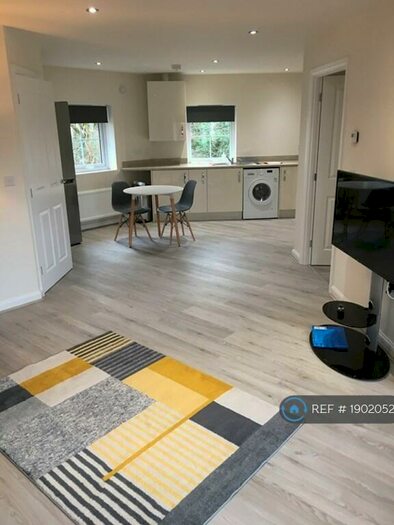 2 Bedroom Flat To Rent In Mistle Court, Coventry, CV4