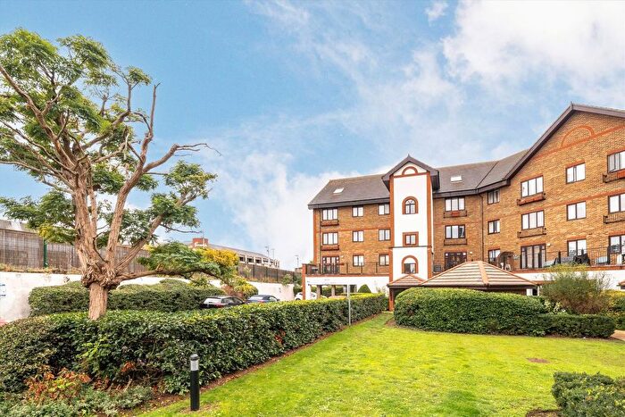 2 Bedroom Flat To Rent In Sopwith Way, Kingston, KT2