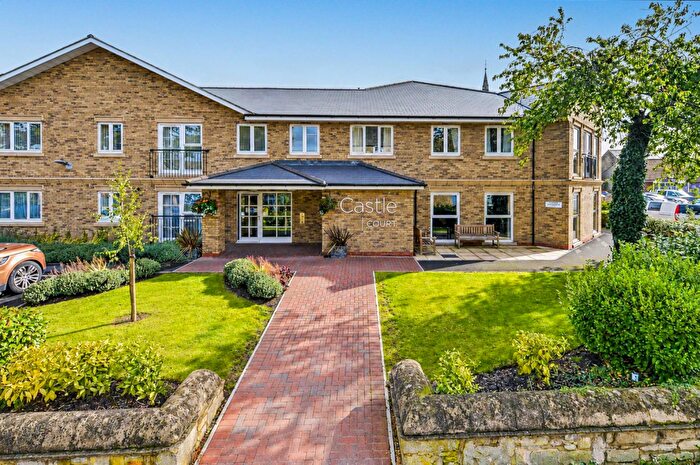 2 Bedroom Retirement Property For Sale In Castle Court, Thrapston, NN14