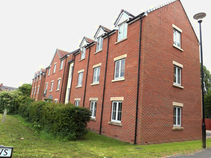 2 Bedroom Apartment To Rent In Lakeside Mews, Thorne, Doncaster, DN8