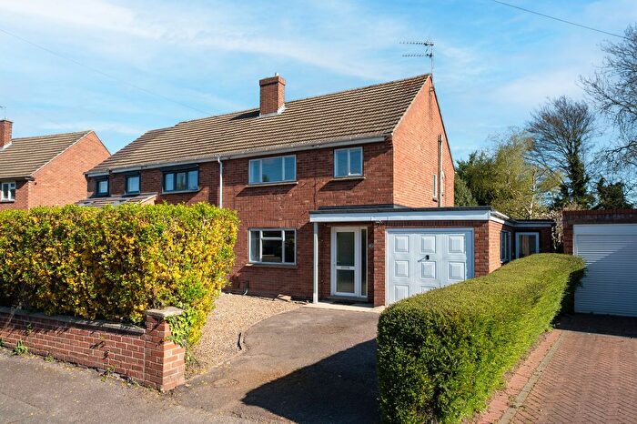 3 Bedroom Semi Detached House For Sale In Forest Road, Cambridge, CB1
