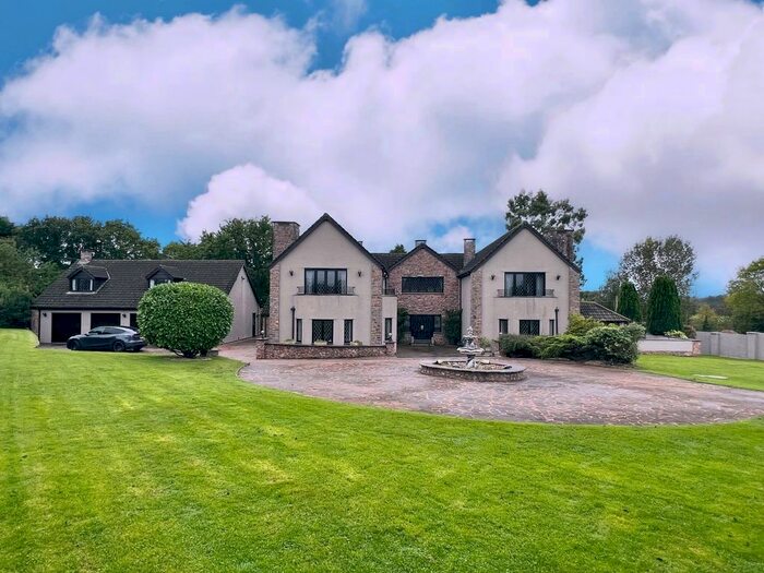 4 Bedroom Detached House For Sale In Westcott, Cullompton, EX15