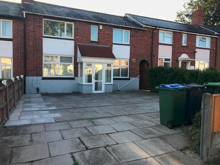 3 Bedroom Property To Rent In Bristnall Hall Road, Oldbury, B68