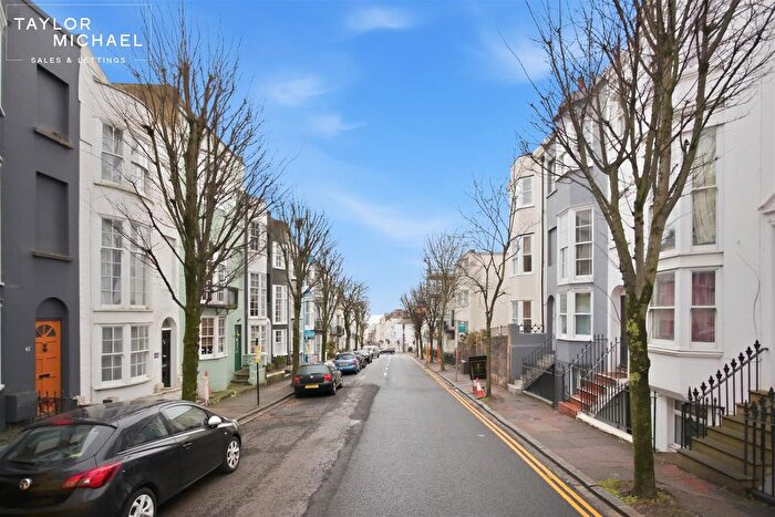 1 Bedroom Flat To Rent In Egremont Place, Brighton, BN2