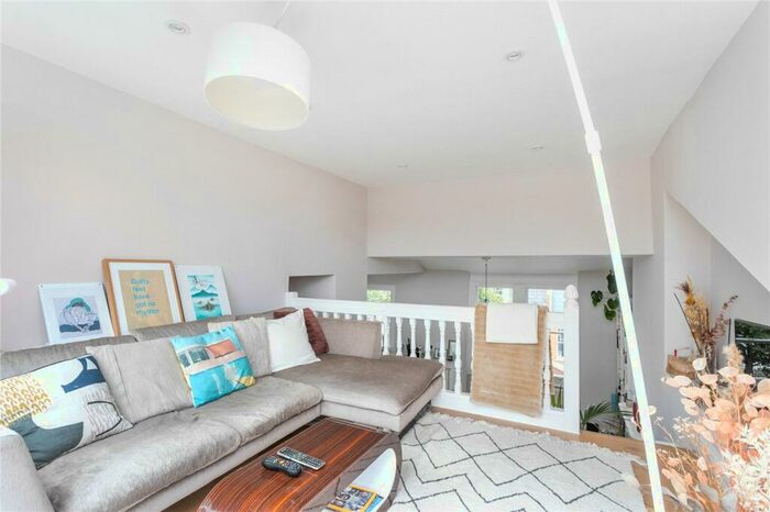 2 Bedroom Apartment To Rent In Sotheby Road, London, N5