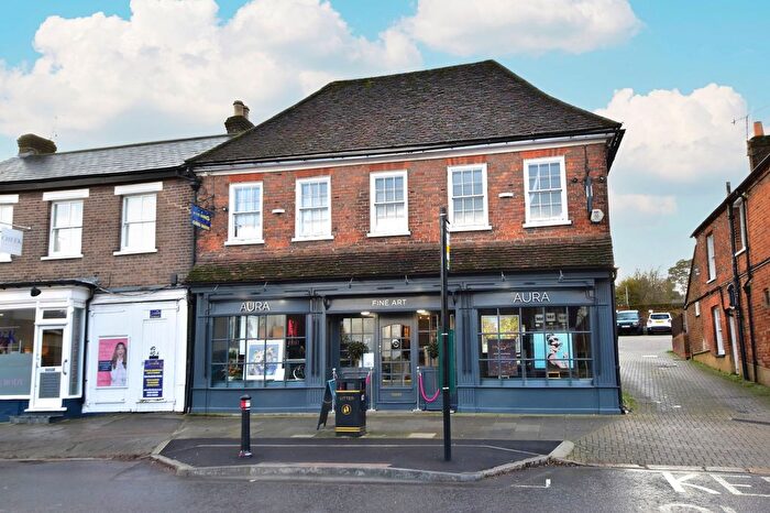 2 Bedroom Flat To Rent In High Street, Kings Langley, WD4