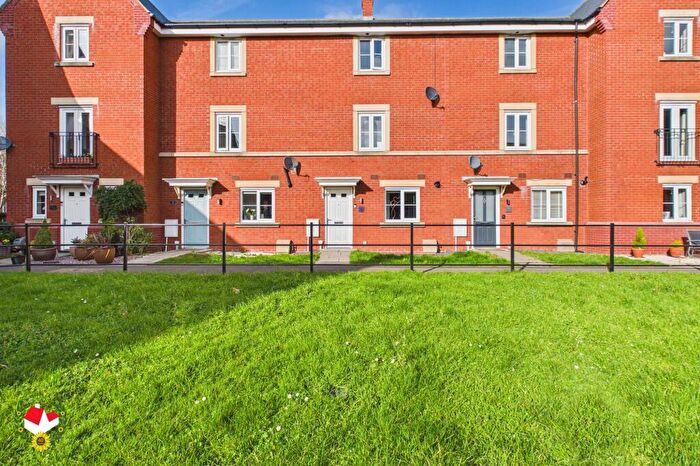 3 Bedroom Terraced House For Sale In Gainsborough Walk, Walton Cardiff, GL20