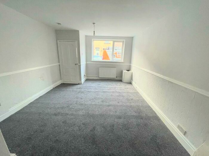 2 Bedroom House To Rent In Dickinson Street, Darlington, DL1