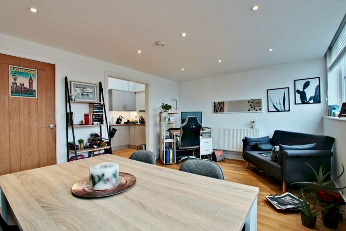 2 Bedroom Apartment To Rent In Beckenham Road, Beckenham, BR3