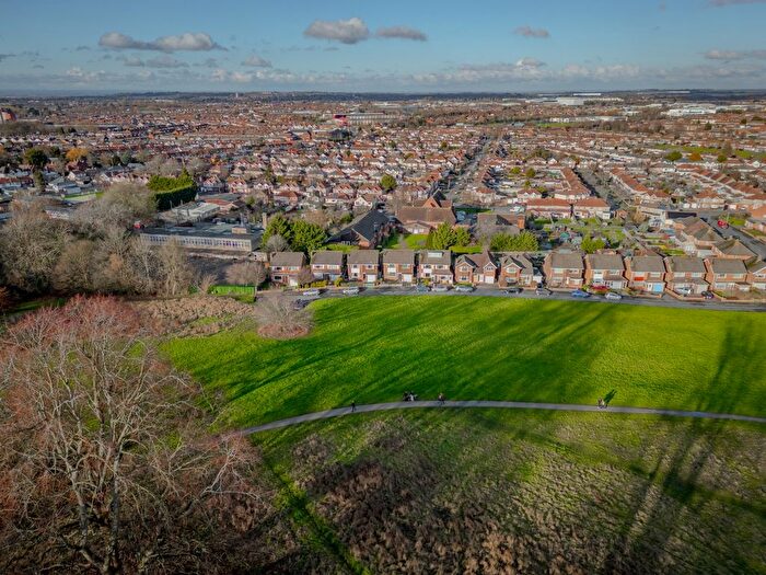 4 Bedroom Detached House For Sale In Parklands Road, Old Walcot, Swindon, SN3