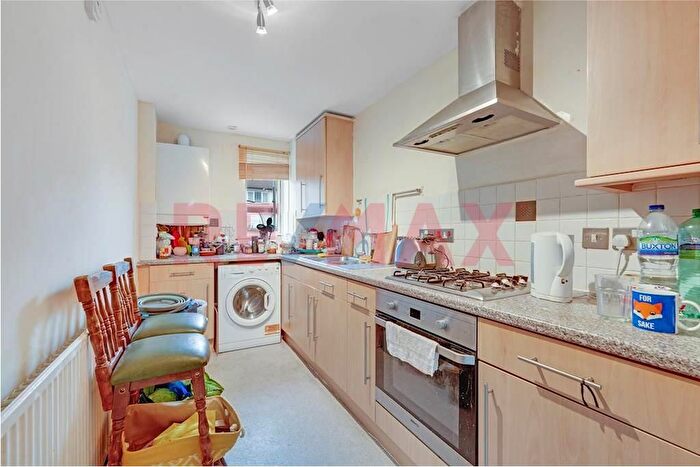 2 Bedroom Flat For Sale In The Fanshawe, Gale Street, Dagenham, RM9