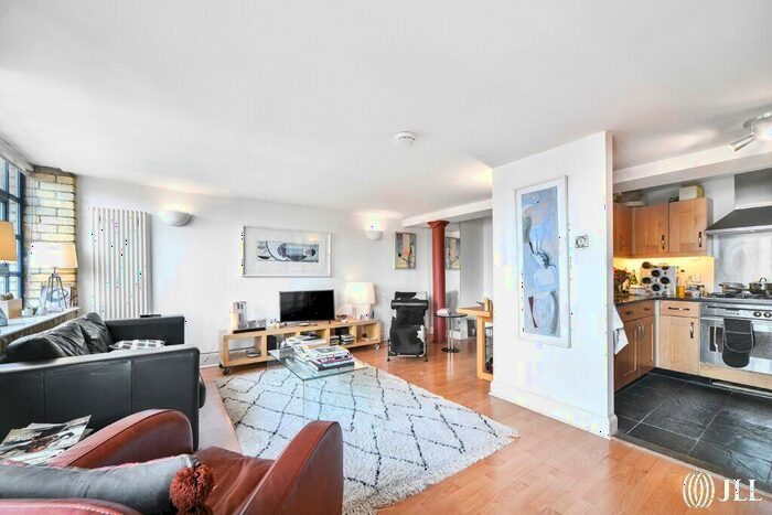 2 Bedroom Apartment To Rent In Merchant Court, Wapping Wall London, E1W