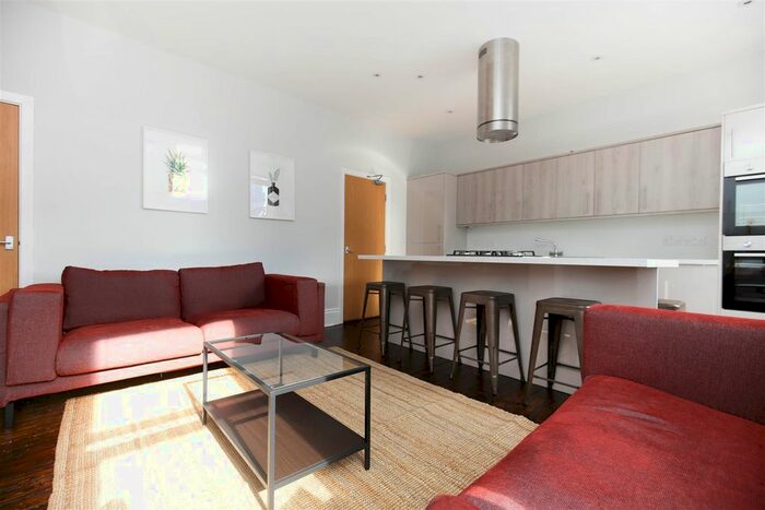 6 Bedroom Maisonette To Rent In Heaton Road, Heaton, Newcastle Upon Tyne, NE6