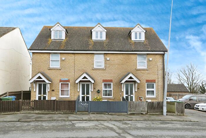 3 Bedroom Terraced House For Sale In Grovehurst Road, Kemsley, Sittingbourne, ME10