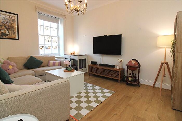 3 Bedroom Flat For Sale In Knowle Avenue, Knowle, Fareham, Hampshire, PO17