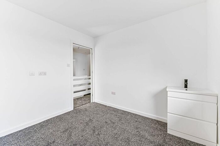 Studio To Rent In Crossways Road, Mitcham, CR4
