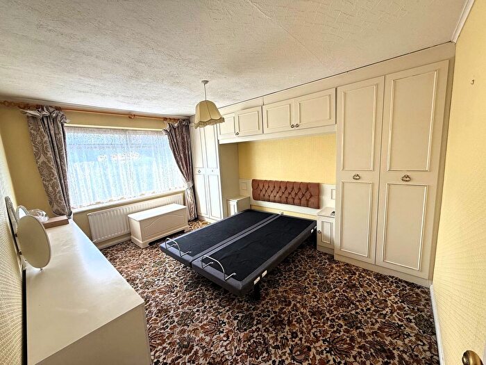 2 Bedroom Semi-Detached Bungalow For Sale In Glenfield Road, Ashford, TW15