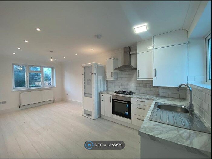 2 Bedroom Flat To Rent In Farm Avenue, Wembley, HA0