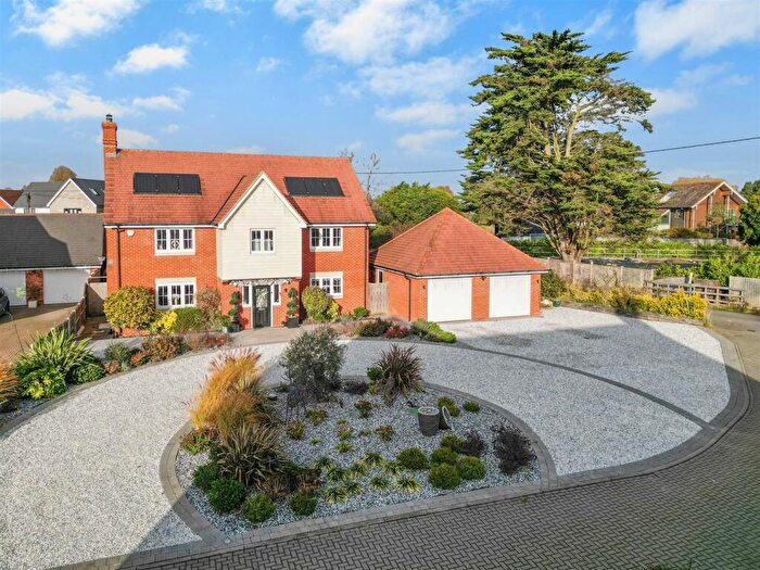 5 Bedroom Detached House For Sale In Murrayfields, Burnham-On-Crouch, CM0